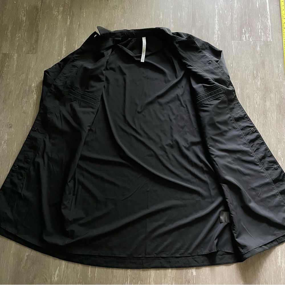 Lululemon Lightweight Collared A-Line Coat Jacket in Black - Picture 4 of 12